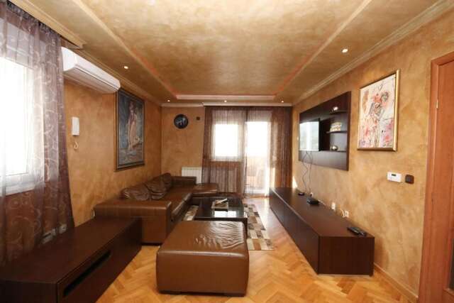 Апартаменты UrbanLux Бар-44